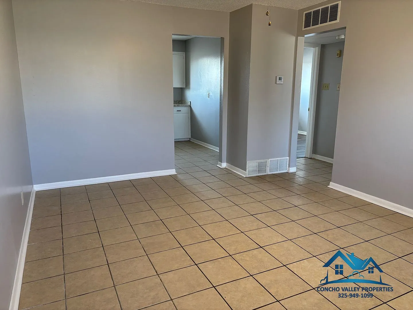 For Rent - 2 Bed/ 1 Bath Duplex - Water Included - 1535 Fulton — Photo 2
