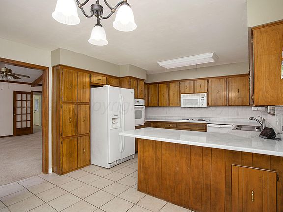 5th image of 7806 Farrell Dr