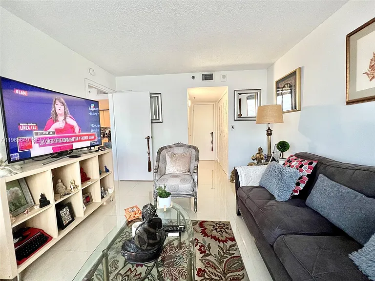 7601 E Treasure Dr #1817 — Photo 19