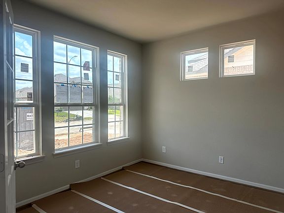 27518 Clear Breeze Drive Interior Image 3