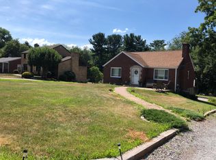 9493 Peebles Rd, Allison Park, PA 15101