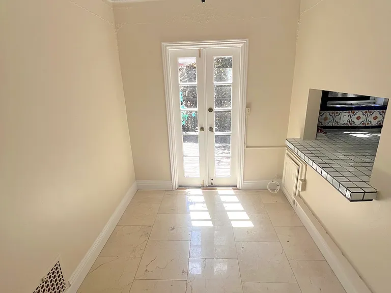 223 S Gale Dr #1/2 — Photo 15