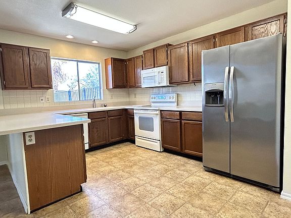 3rd image of 9002 W Malapai Dr