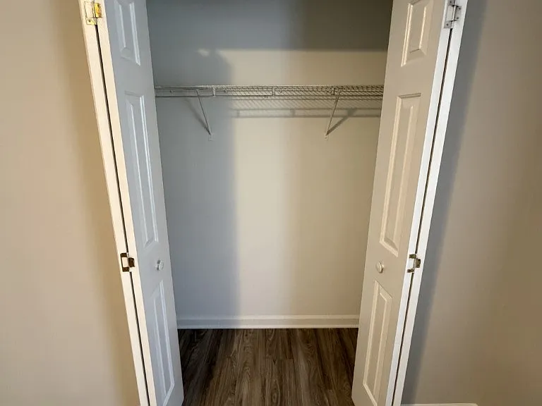 302 Hillside Ct — Photo 16