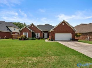 1941 Red Sunset Dr SW, Decatur, AL 35603