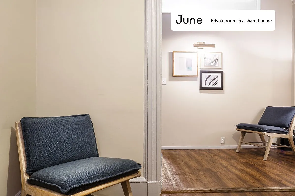 Twin bedroom in 5 bed/1 bath home in Hell's Kitchen #138 3B — Photo 4