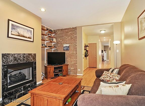 3rd image of 7023 N Paulina St APT 2S