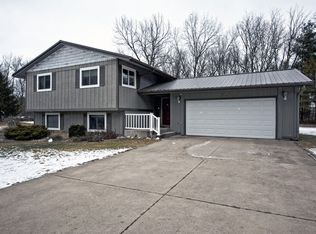 304 Twin River Trl, Bristol, IN 46507