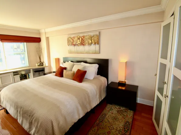 153 East 57th Street image 3 of 7