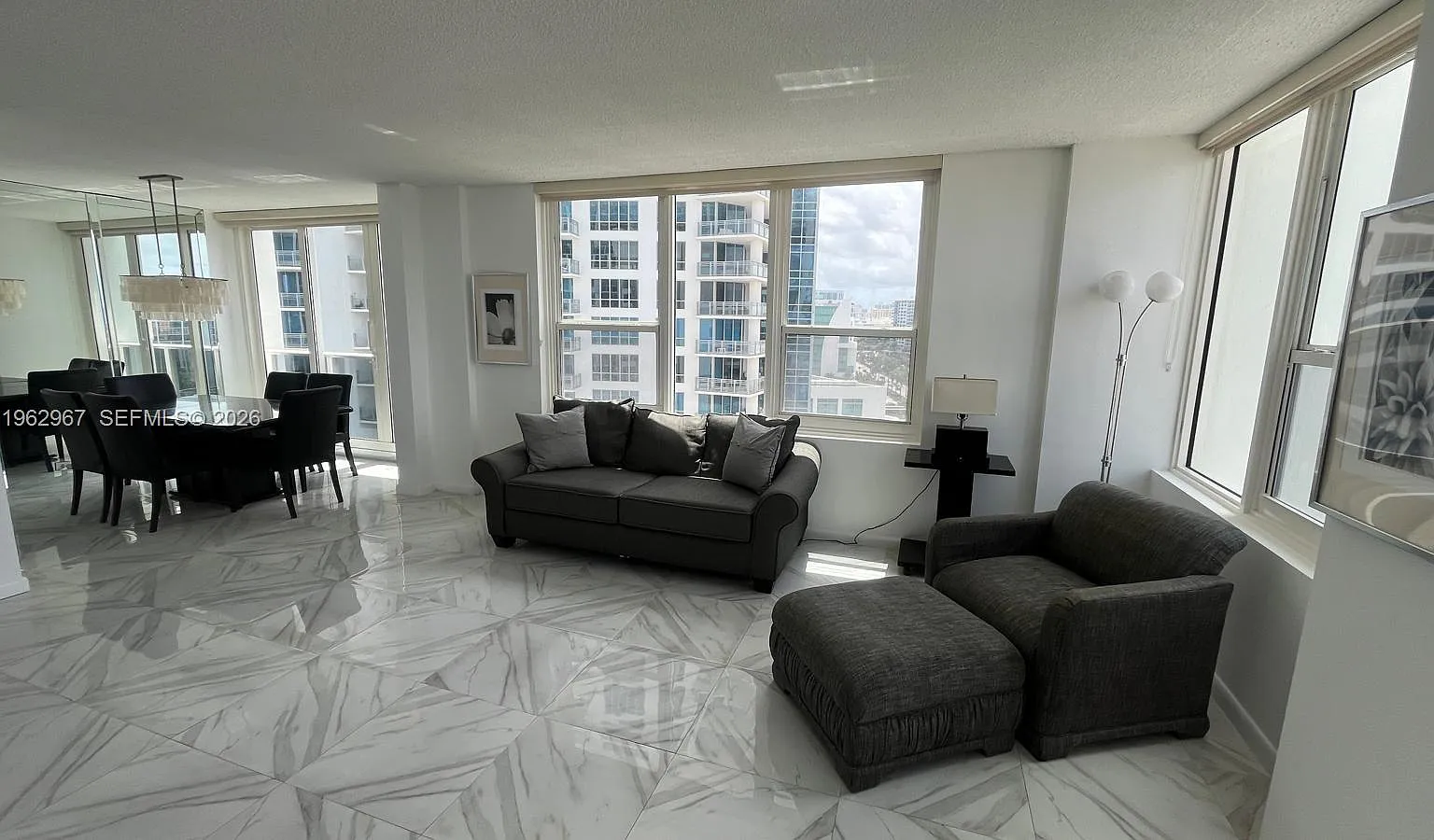 The Alexander Towers Condo — Photo 2