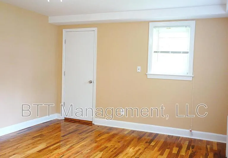 8210 Greenwood Ave #1 — Photo 6
