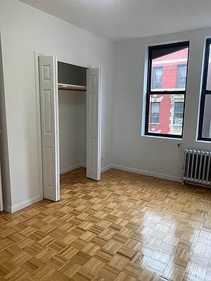 Rented by M.Grossman R.E. Management | media 12