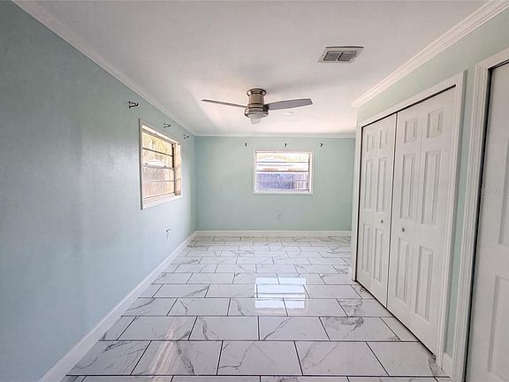 4th image of 417 CALUMET ROAD