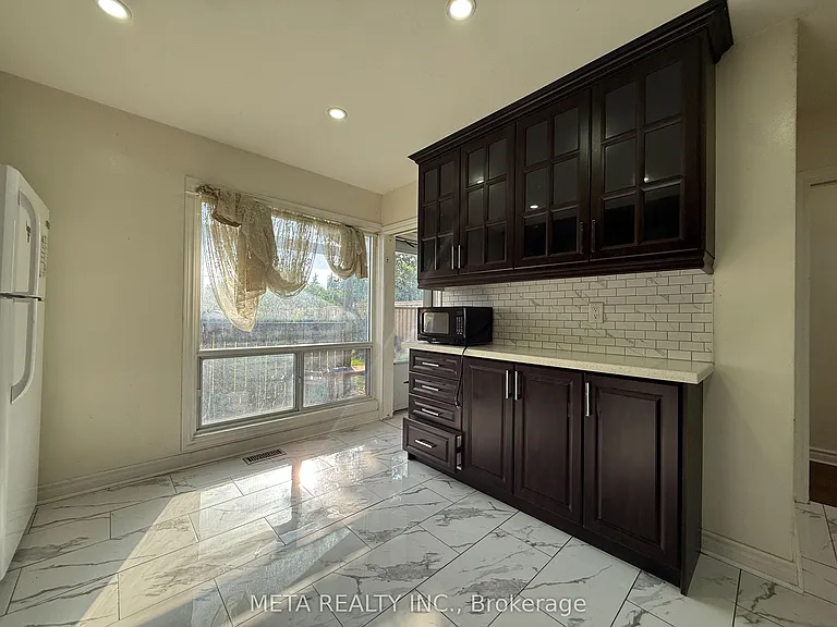 556 McCowan Rd — Photo 17