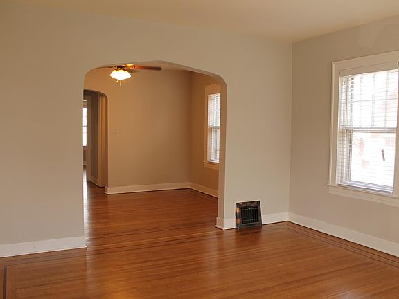 4th image of 2023 Grasmere Dr