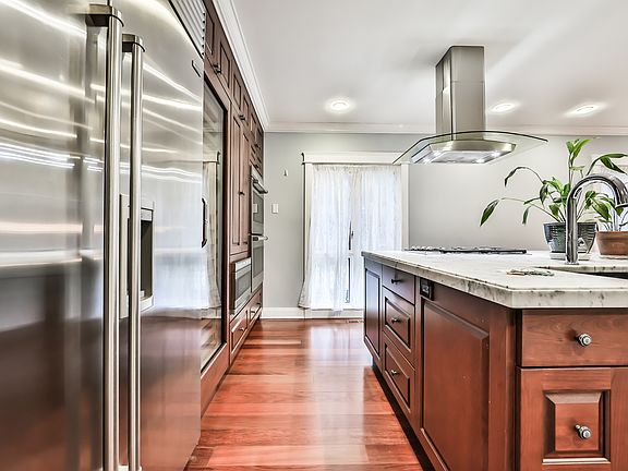 3rd image of 5517 S Blackstone Ave Unit 5517