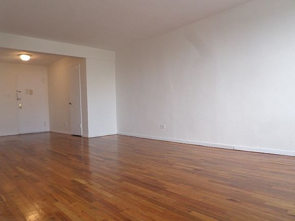 5th image of 1625 Rockaway Pkwy APT 6G
