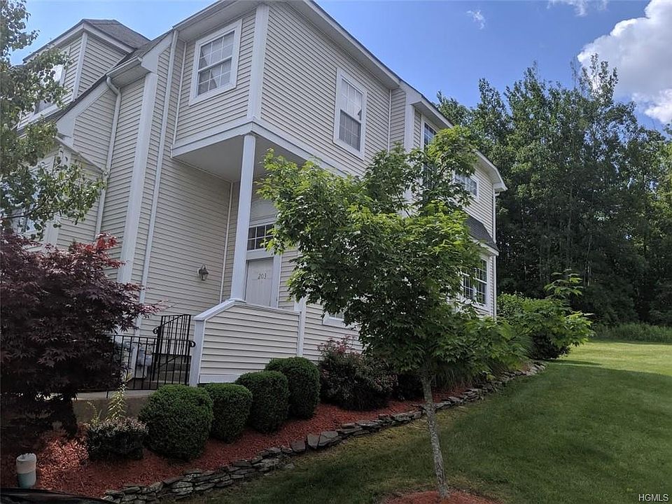 1st image of 203 Sara Ln