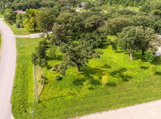 0 N Oaks, Pella, IA 50219