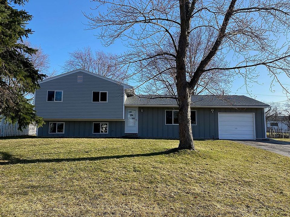  40 Bemis Way, Henrietta, NY