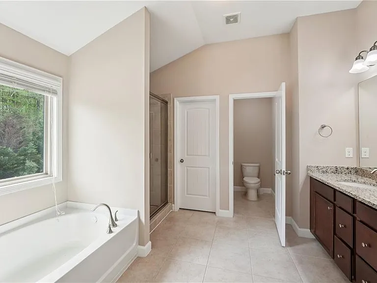 6370 Shiloh Woods Dr — Photo 42
