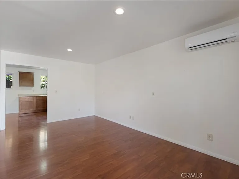 22521 Victory Blvd #B — Photo 6