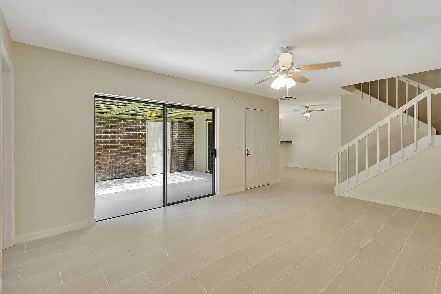 533 5th Ter — Photo 2