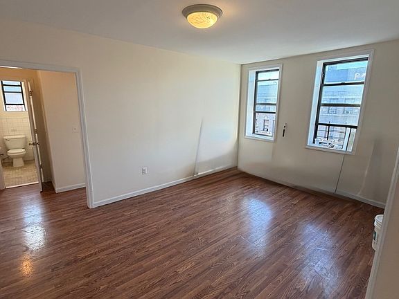 3rd image of 235 Wadsworth Ave APT 3B
