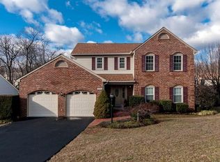 2336 Morgan Ln, Dunn Loring, VA 22027