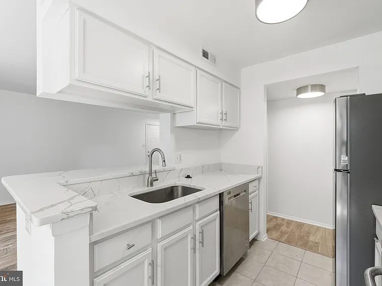 1703 Ascot Way #D — Photo 12
