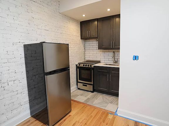 2nd image of 469 Myrtle Ave #3R