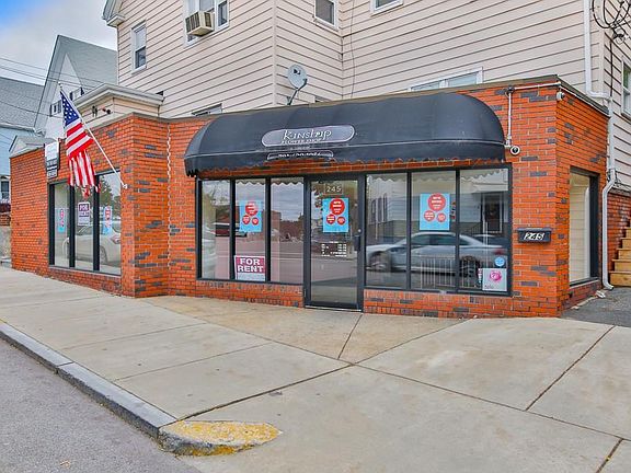 5th image of 243 Revere St