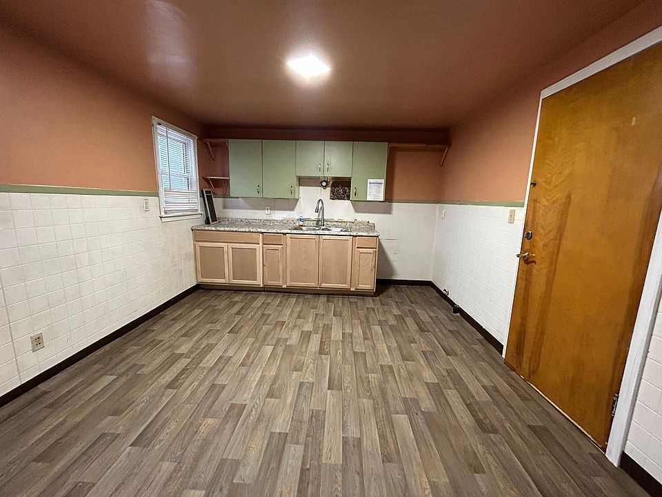 1st image of 121 Woodell Ave #2