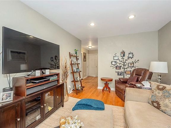 5th image of 3226 Rawlins Ave
