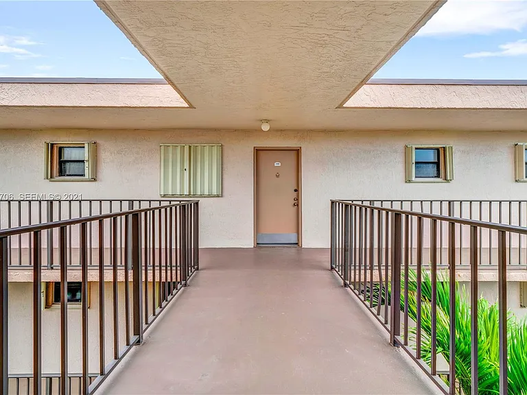 13020 SW 92nd Ave #A408 — Photo 23