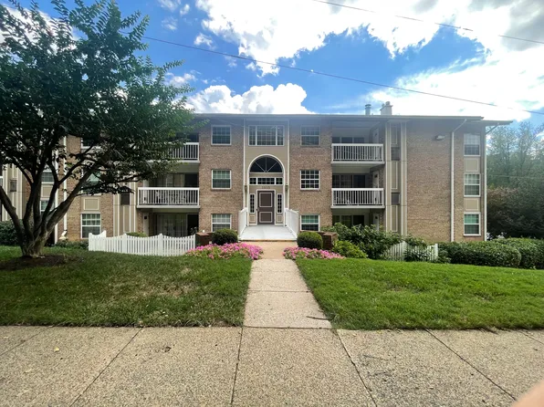 1935 Wilson Ln APT 202, Mc Lean, VA 22102