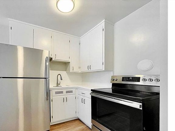 3rd image of 494 N 4th St Unit 2