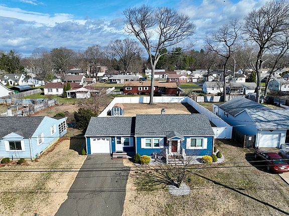 3rd image of 22 Harrington Rd