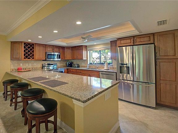 4th image of 5015 Harbortown Ln APT 204