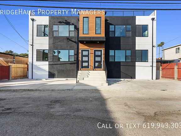 3rd image of 3248 Clairemont Dr #2