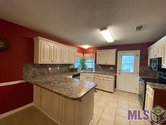 3rd image of 10535 Wade Dr