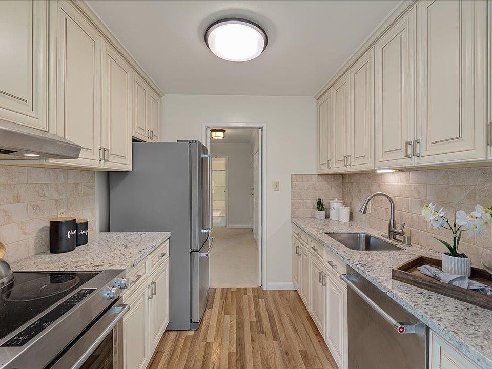 1st image of 821 N Humboldt St APT 411