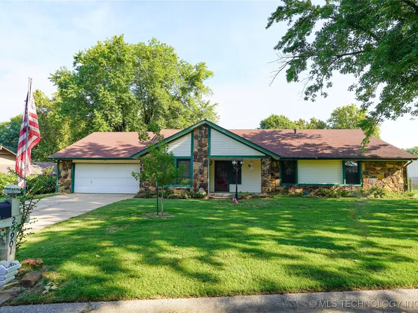 25901 Streator Dr, Broken Arrow, OK 74014