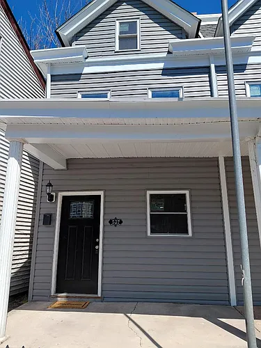 537 N Mechanic St Photo 1