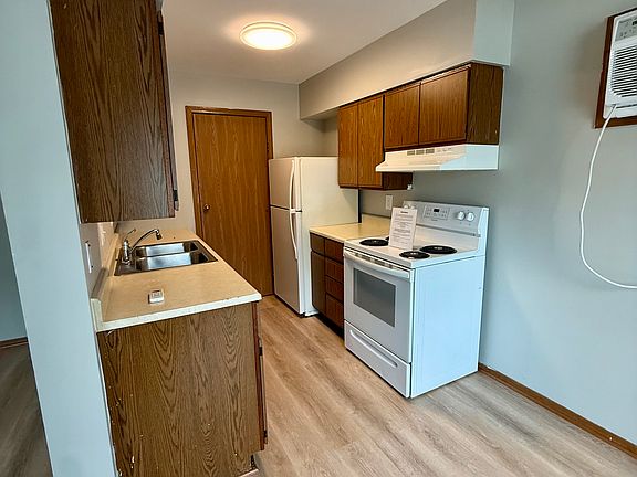 2nd image of 405 E Reed St #15