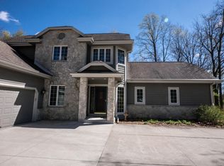 1444 Windy Knoll Dr, Hubertus, WI 53033