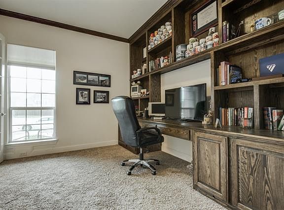 4th image of 6865 Calihan Ct