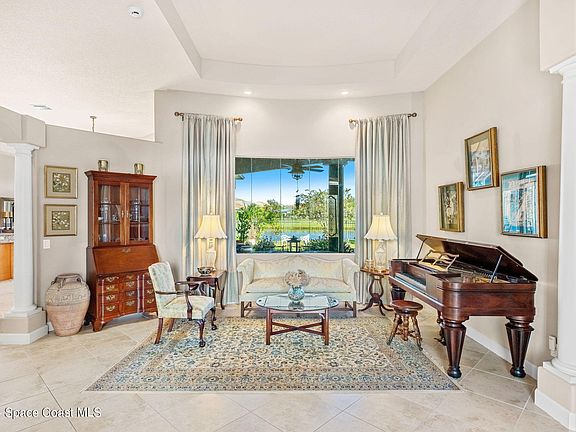 4th image of 3250 Thurloe Dr