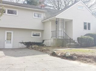 11 Vireo St, North Providence, RI 02904