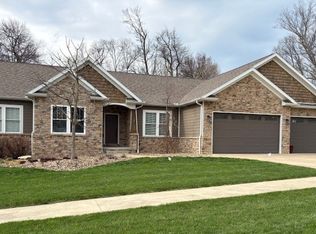 2070 Lochwood Gln, Wooster, OH 44691